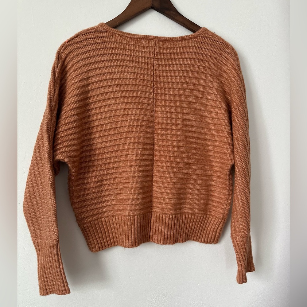 Cropped Sincerely Jules Rust Orange Ribbed V-Neck Sweater - Size Small - Picture 5 of 7